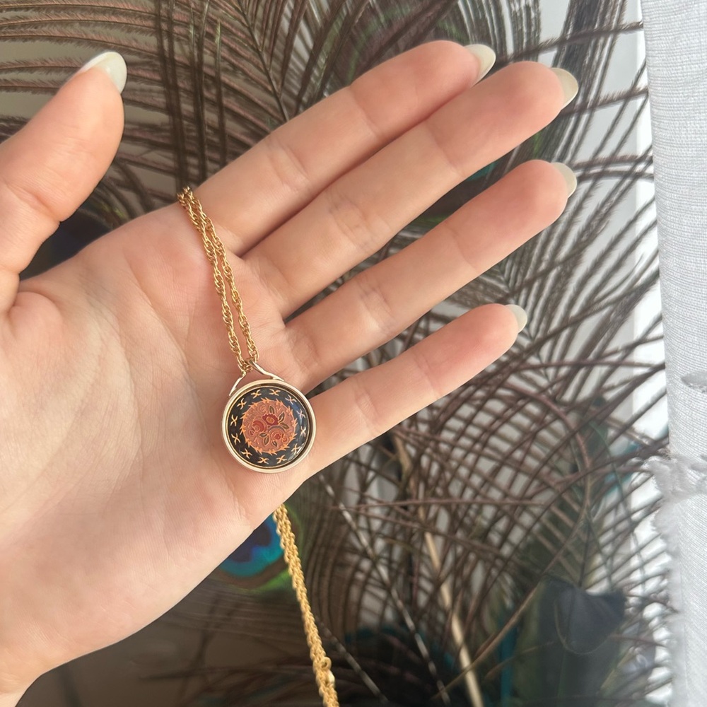 Pendant necklace